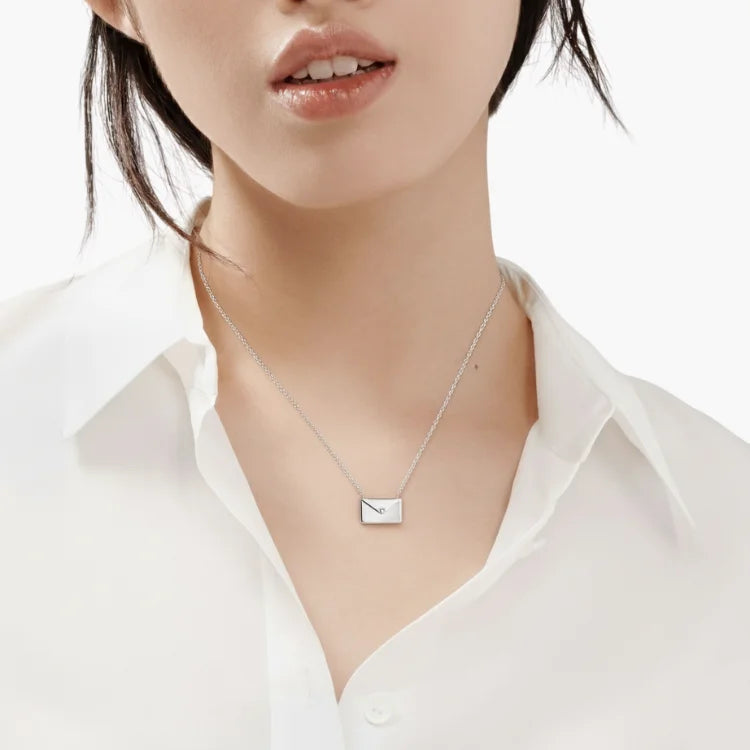 Colar envelope Beluxo